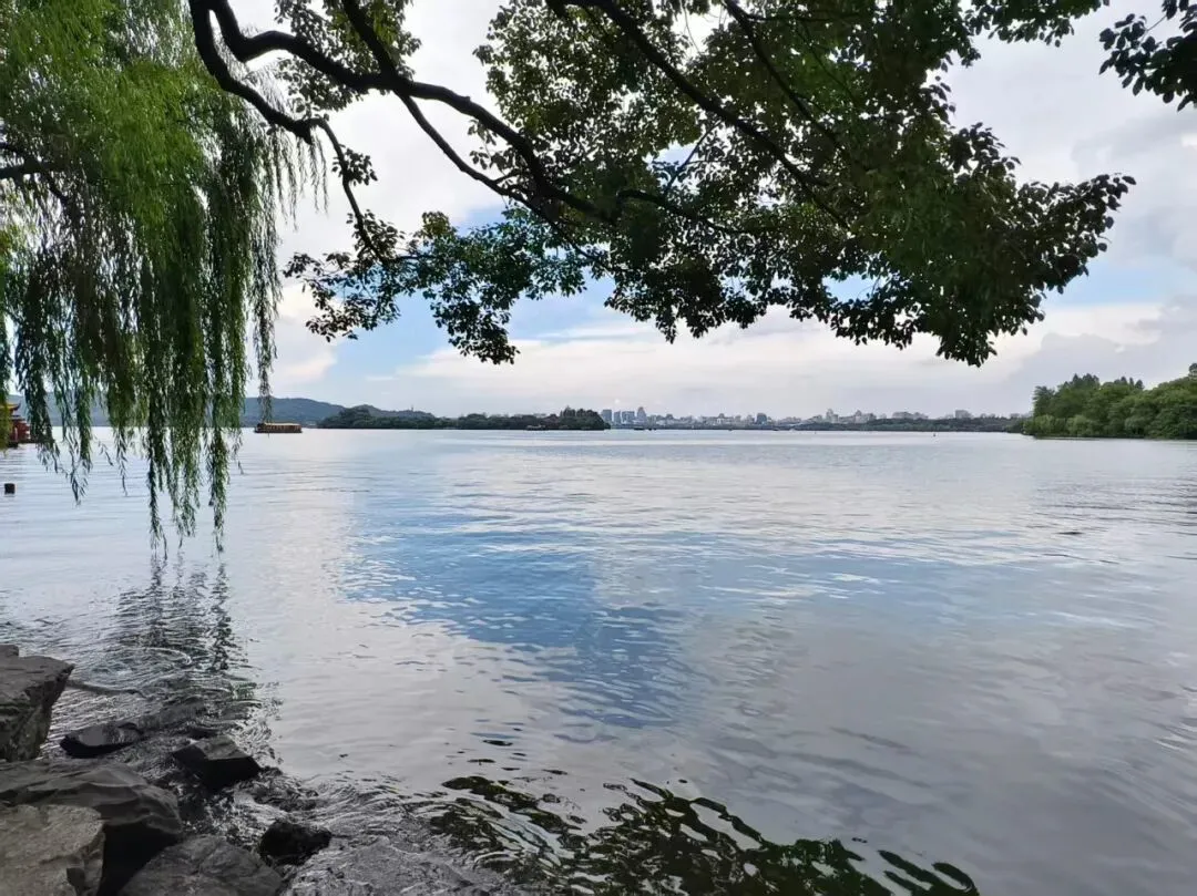 小桐拍攝的西湖