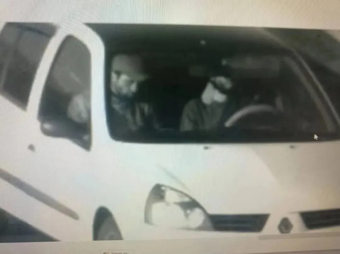 ▎电子频道SHOT获取莫斯科袭击案恐怖分子在车内的照片。
