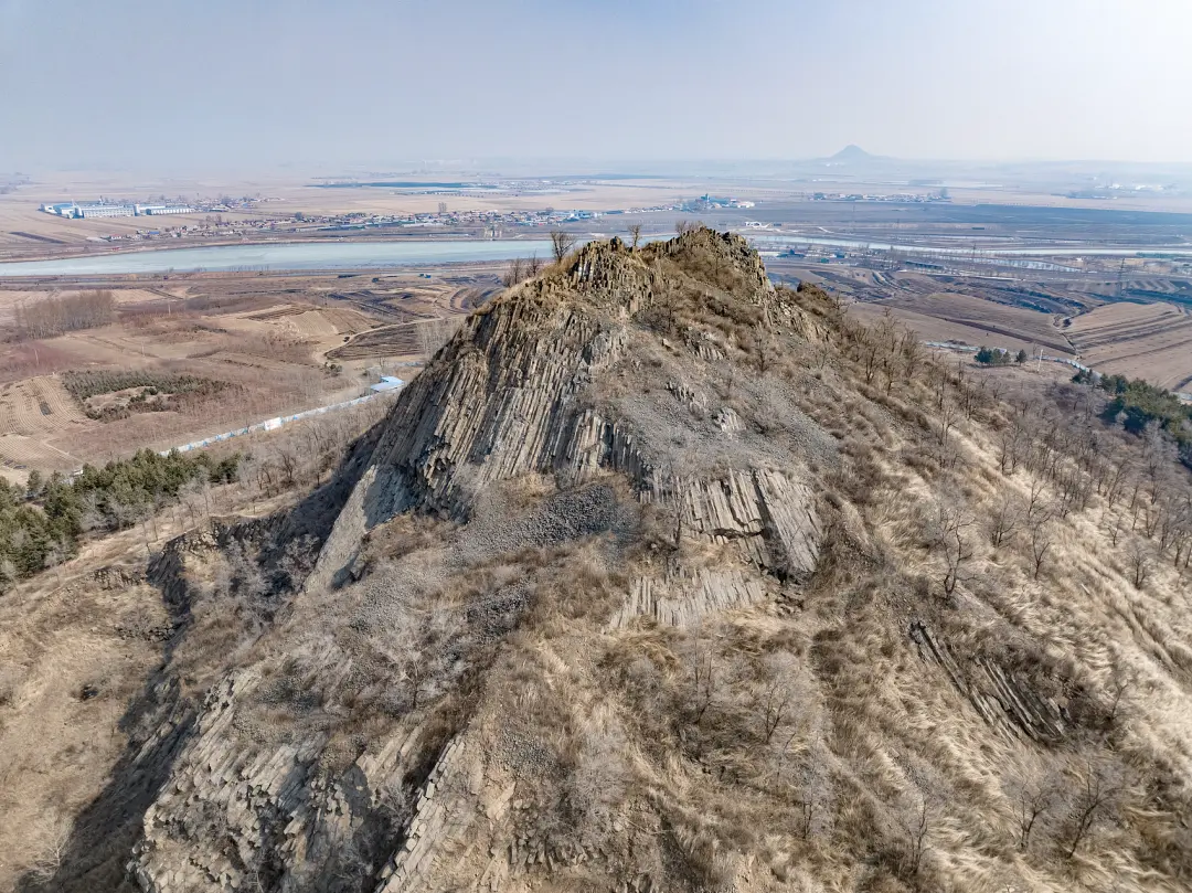 △伊通火山群西尖山。（图/视觉中国）