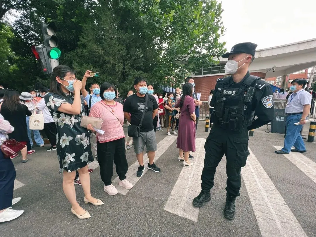 “他是我的学生!”这场偶遇,暖