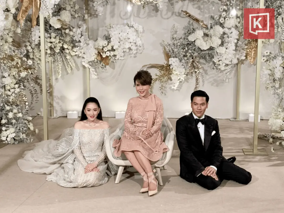 2019年3月22日佩通坦在香港举办婚礼，泰国公主等千人到贺。