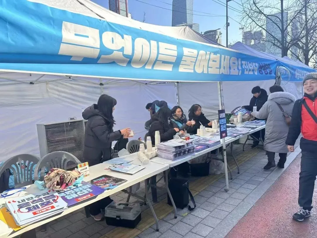 霍伟伟早前在韩国做现场报道