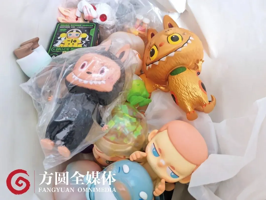 这是公安机关查获的假冒泡泡玛特盲盒的产品。（来源：受访者供图）