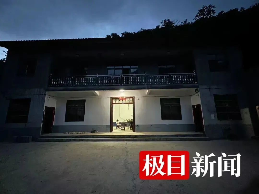 推开家门的老师