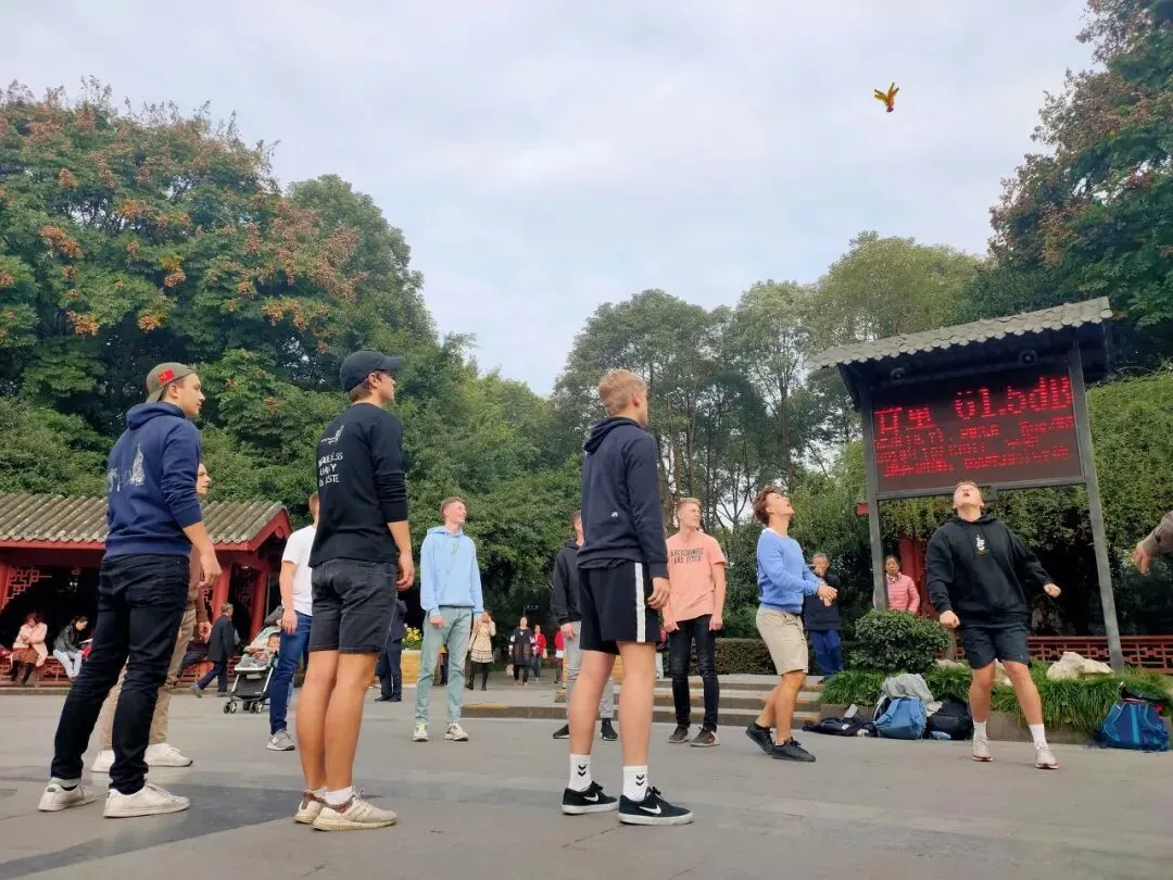 赴华海外游客暴增，带给中国的远不只是旅游收入