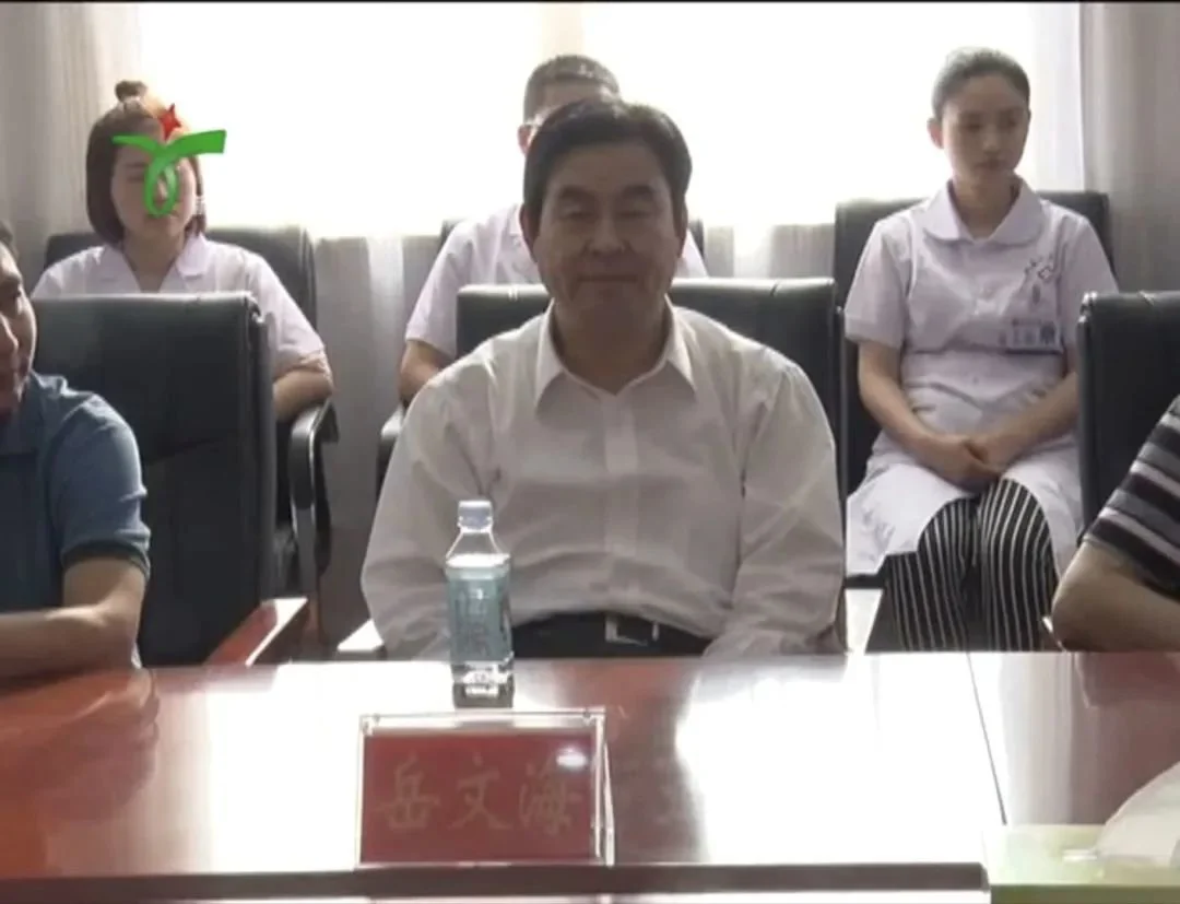 重庆市政府原副市长、市公安局原局长邓恢林受贿案一审开庭