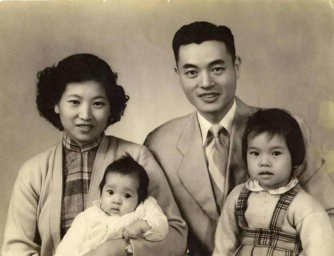 ▲二女儿Jeanette C. Chao出生。