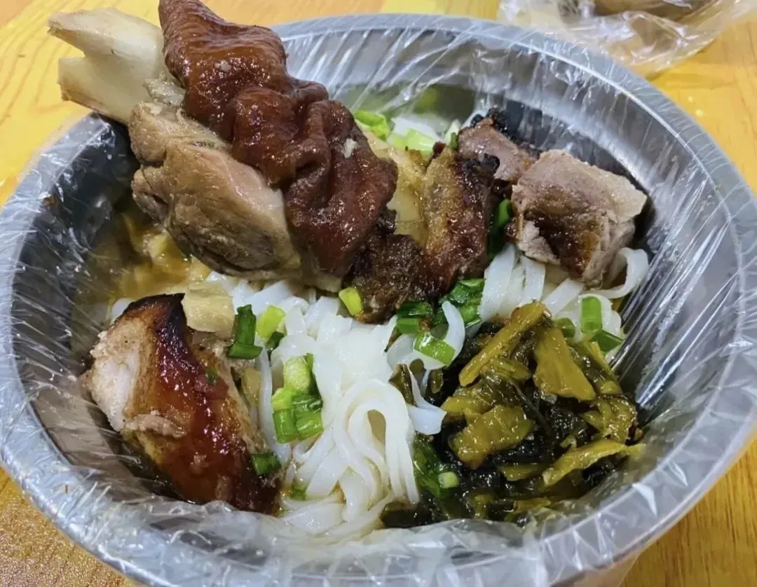 大众点评@猪大招财