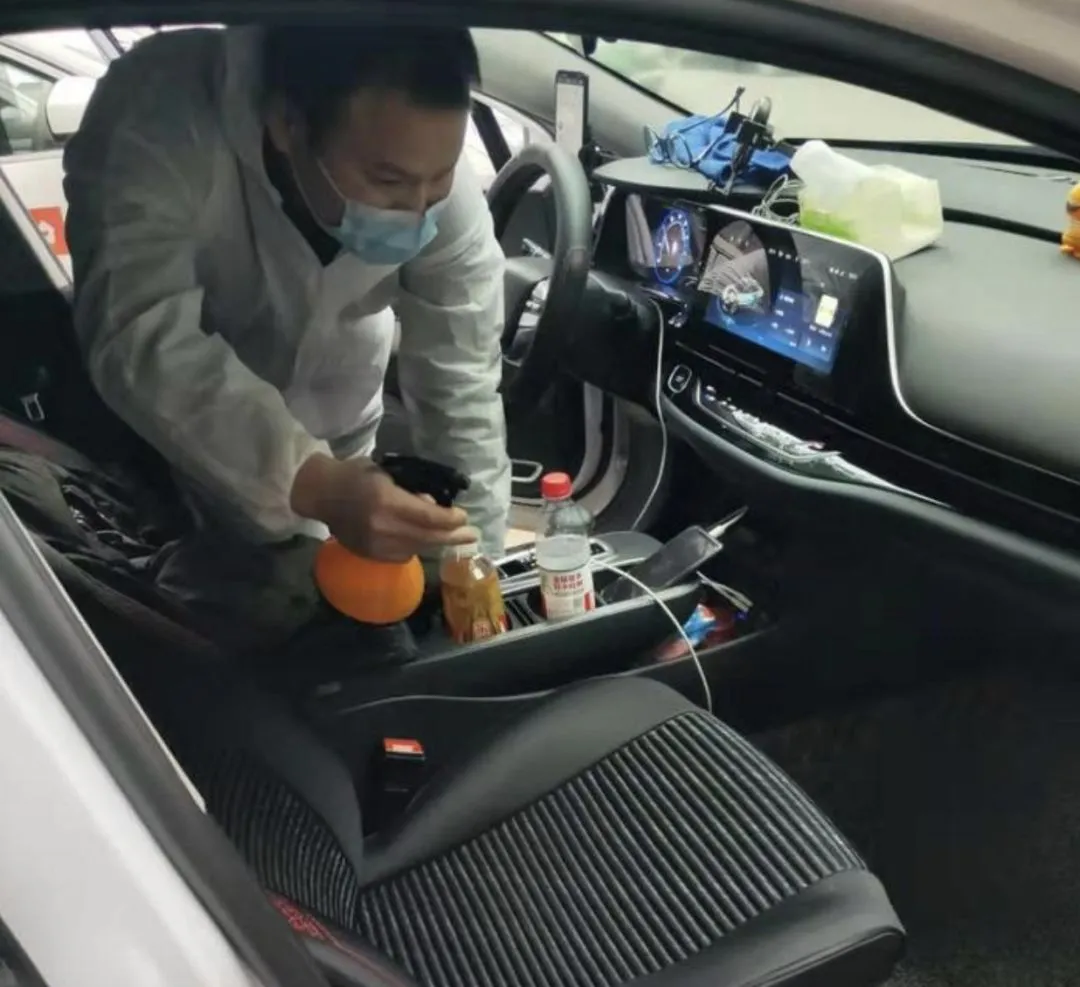 每天开车免费接送医护居民的网约车司机：我很想念堵车的武汉（万能进制转换计算器app）