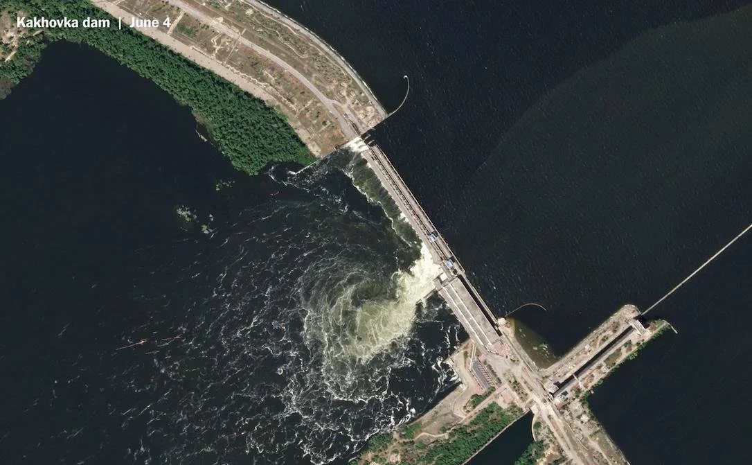 大坝被炸前的卫星图。