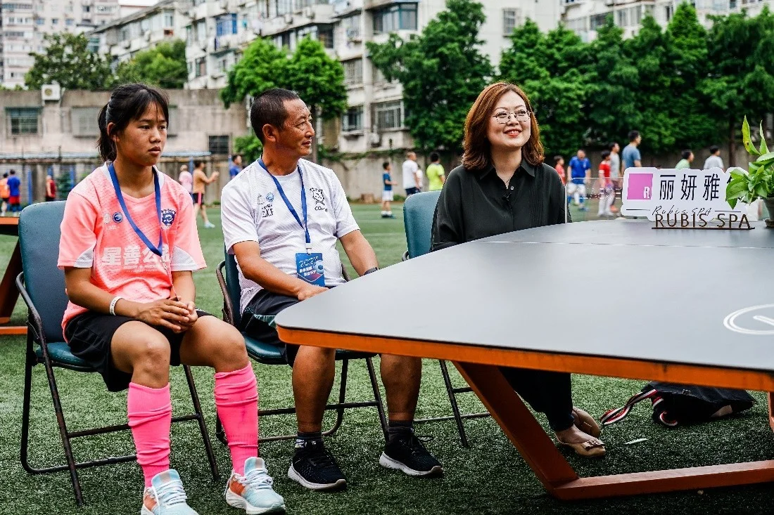 丽妍雅集2023宝贝梦想慈善季 丽妍雅集公益捐赠，助力边疆女孩足球梦-丽妍雅集用的什么牌子的产品