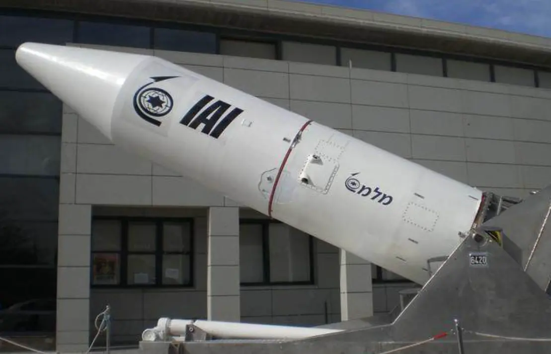 图为以色列“杰里科-3”型弹道导弹，可搭载核弹头。