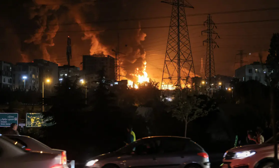 全球头条：黄金、原油价格齐飞，以色列空袭伊朗引爆能源警报