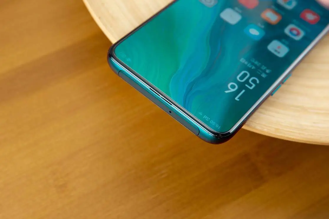 OPPO Reno轻度上手：有一台满分颜值的手机是什么体验？(opporeno值不值)