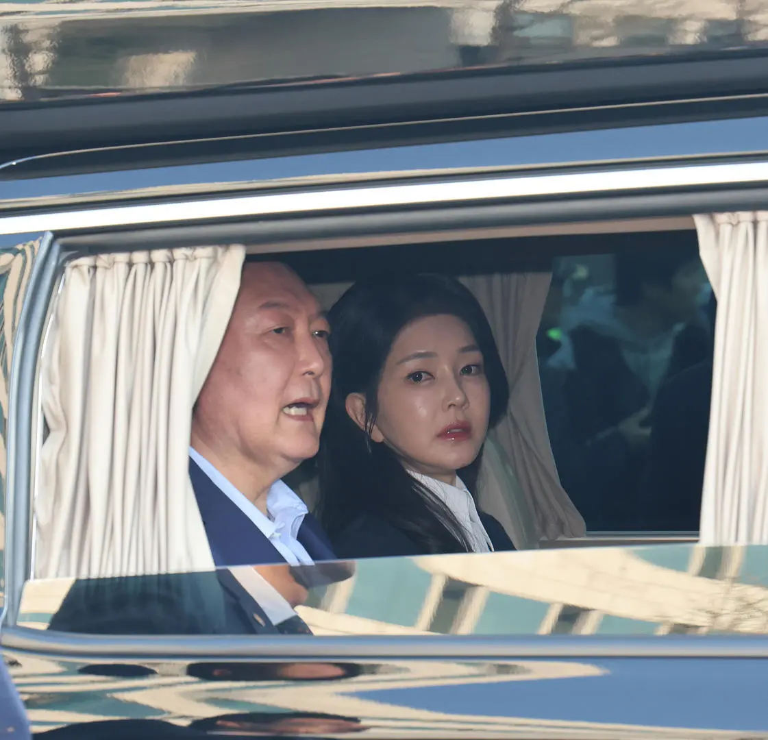 讯问7小时23分钟 特检组申请逮捕前第一夫人金建希
