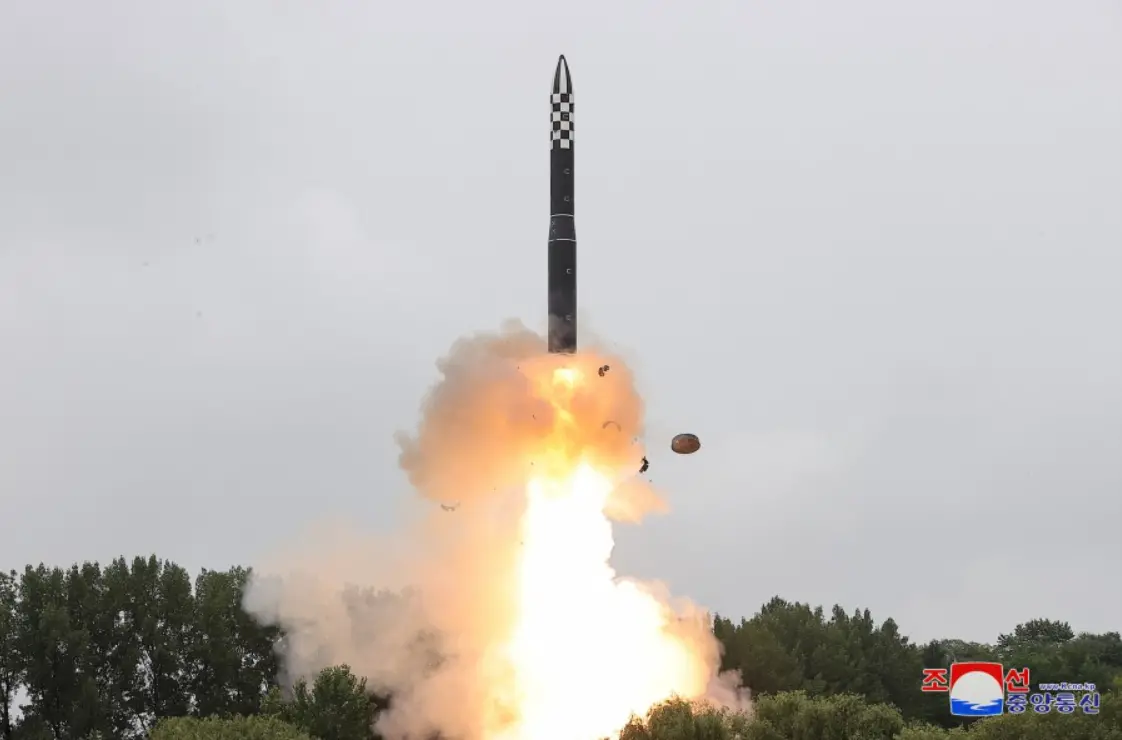 朝中社称，朝鲜战略武装力量即将装备“火星炮-18”型洲际弹道导弹武器系统。
