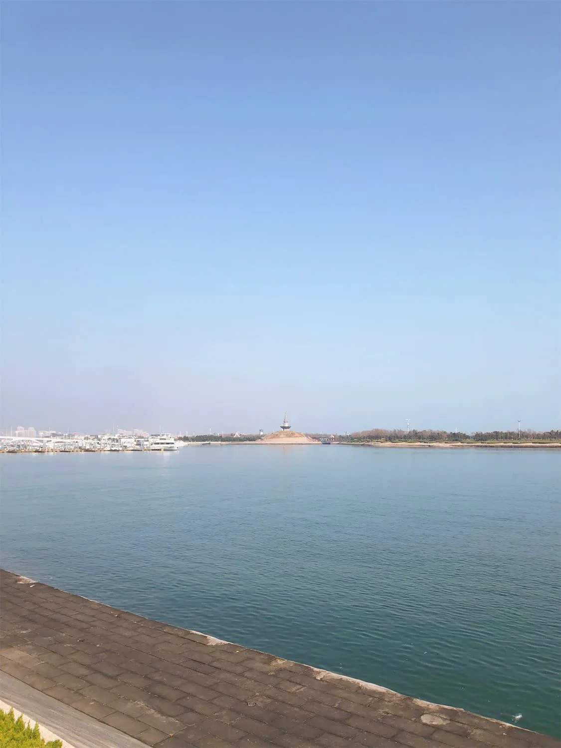 日照灯塔风景区旅游攻略，日照海岸线南端的看日出圣地(日照灯塔风景区在什么地方)