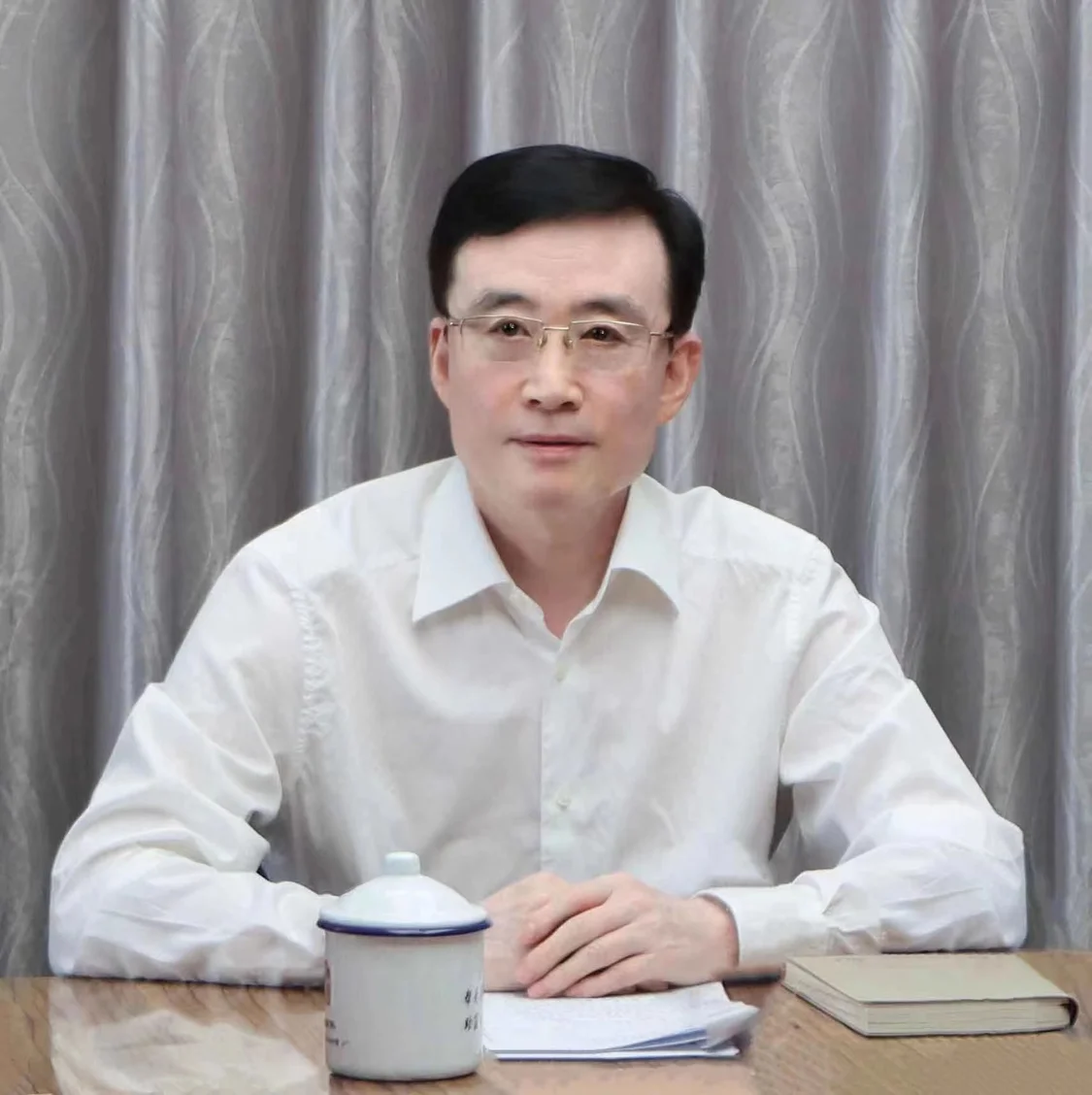 中华社会救助基金会理事长郑国君
