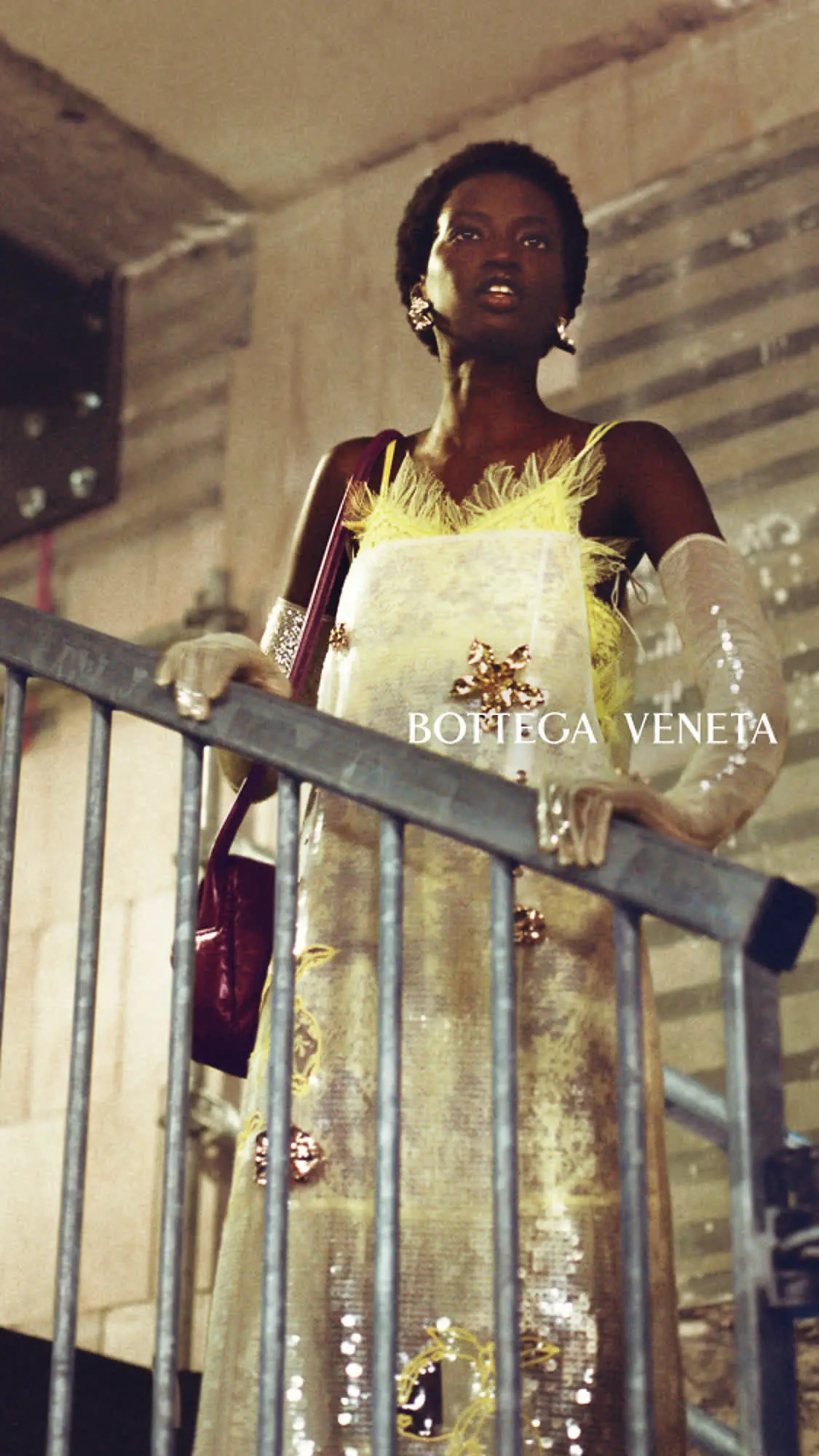 Bottega Veneta 2022 冬季系列广告大片