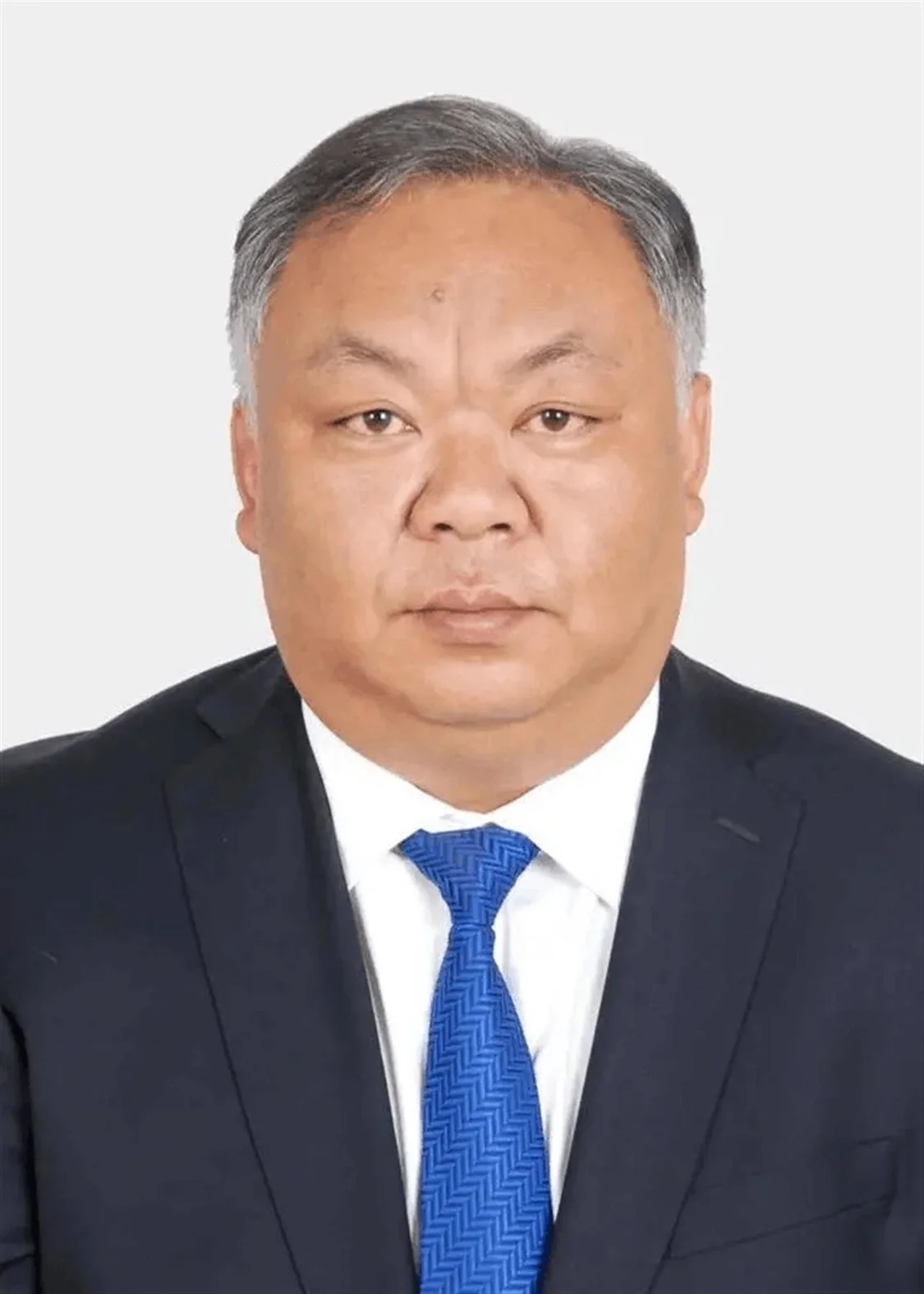 深圳70后女副区长白发照走红：额前有“一撮白”（现任深圳市宝安副区长）