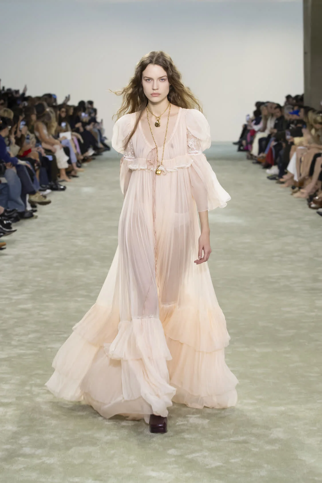 THE EVOLUTION 系列 CHLOÉ 2025冬季系列