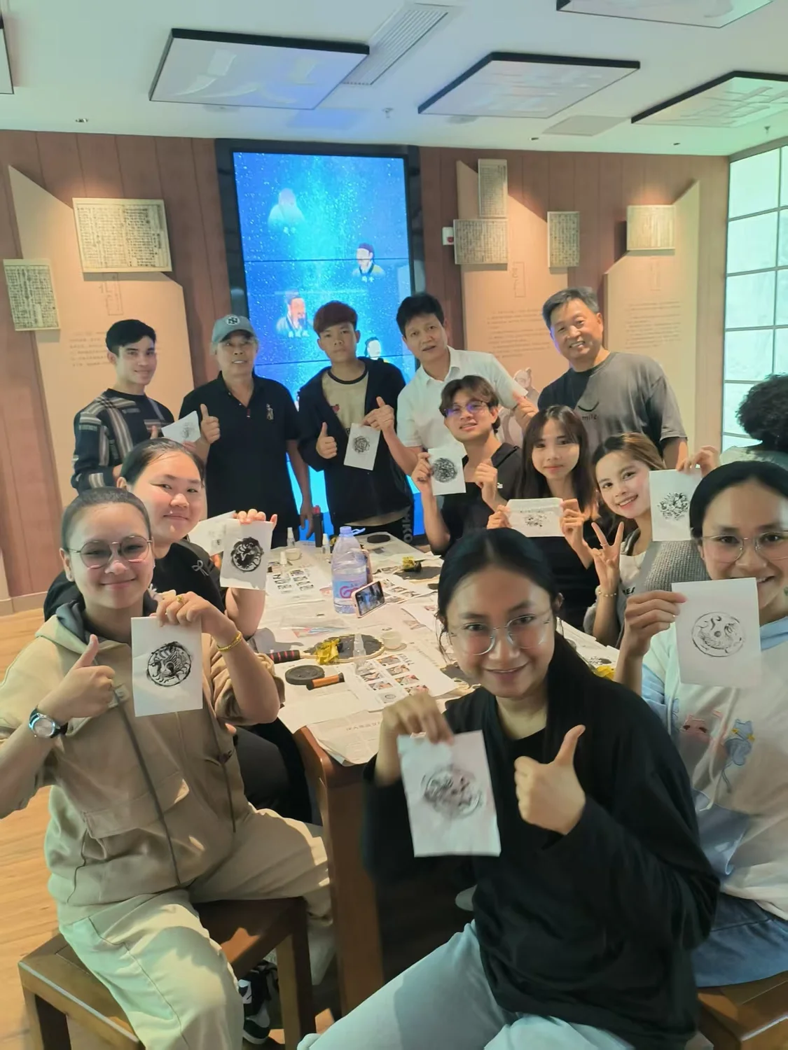 端午非遗进校园！建院30余名留学生体验中华文化魅力
