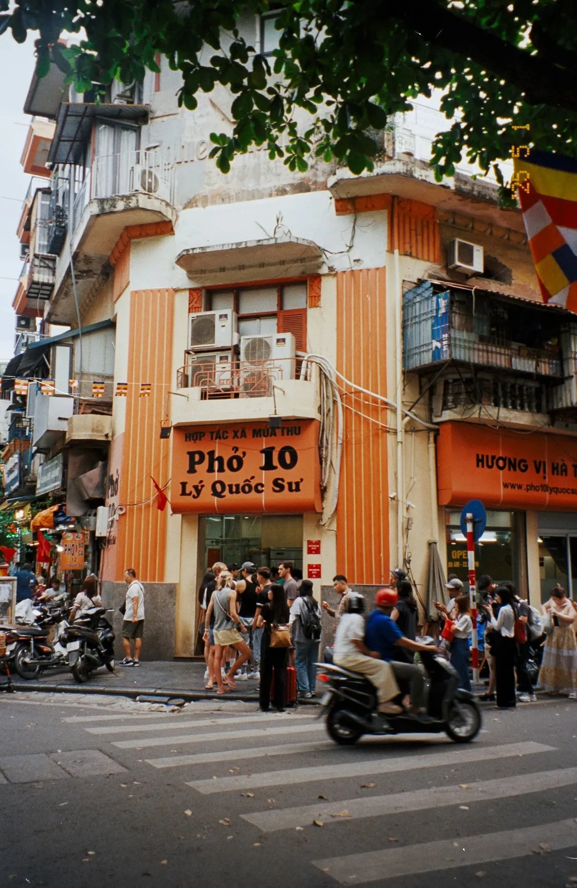 河内的米其林牛肉粉店 ｜ 图片来源：Unsplash@Howen