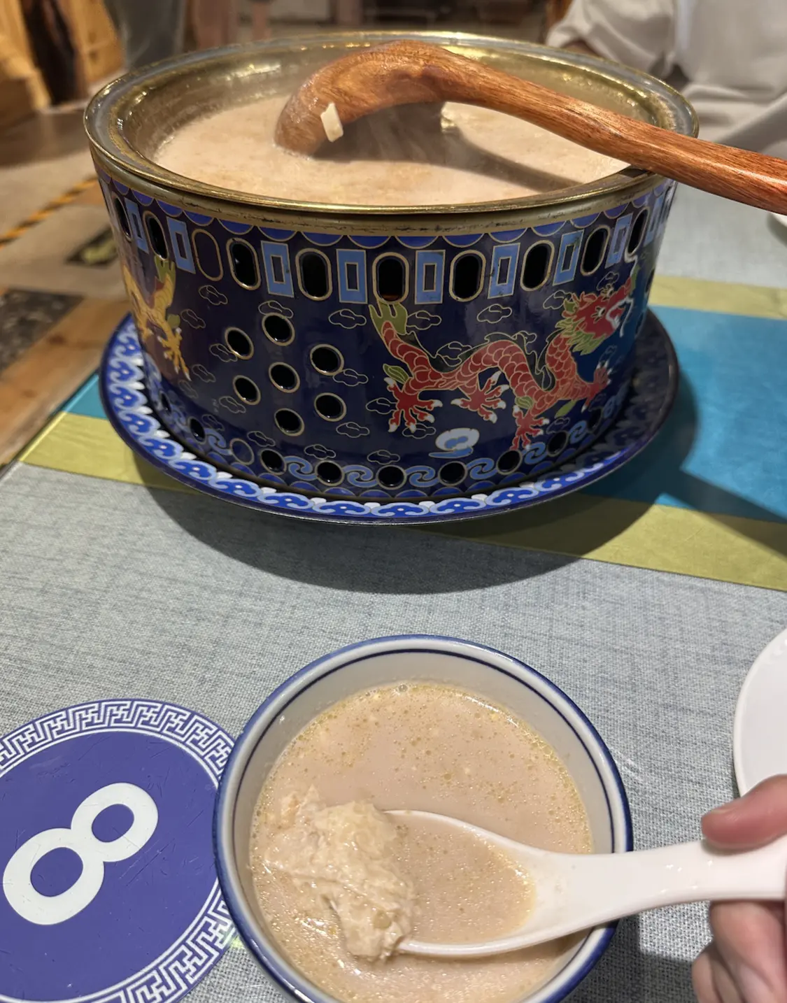 △奶茶锅。（图/吃卜宝 摄）