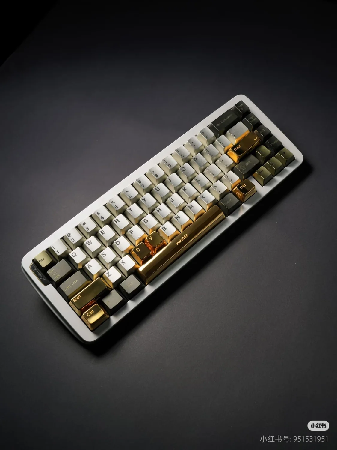 影石奖励程序员黄金键帽 黄金空格键价值近4万元