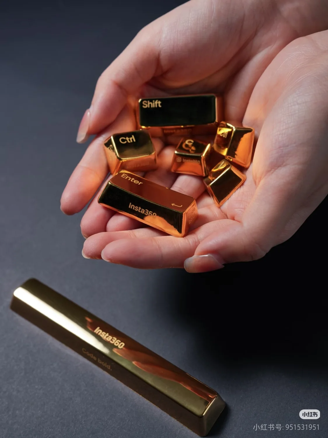 影石奖励程序员黄金键帽 黄金空格键价值近4万元