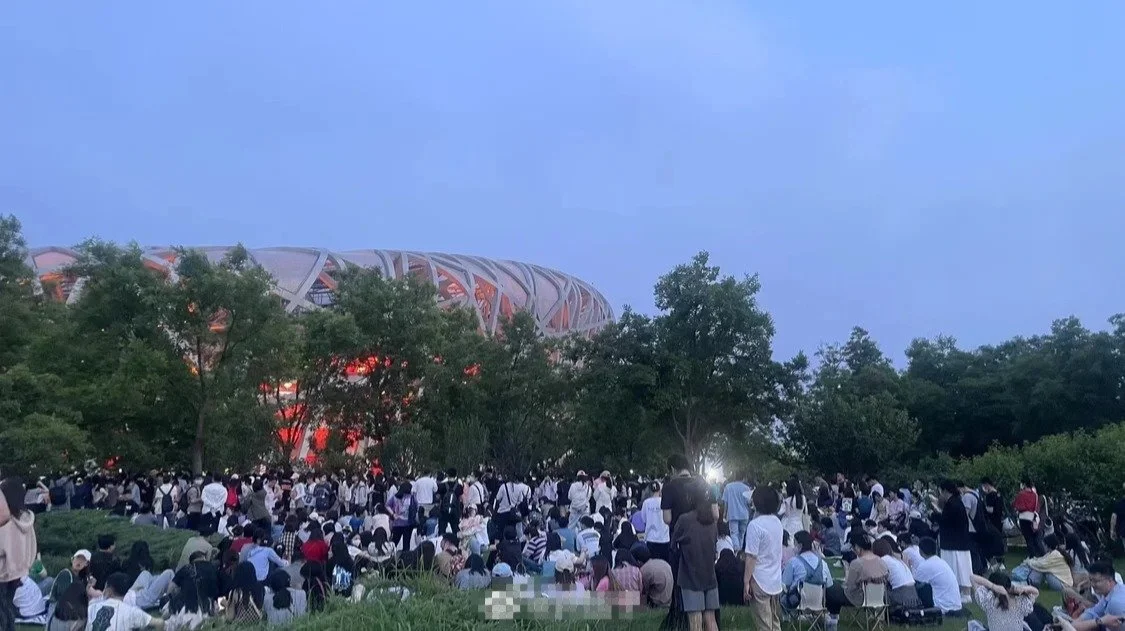 五月天北京演唱会鸟巢外已人山人海