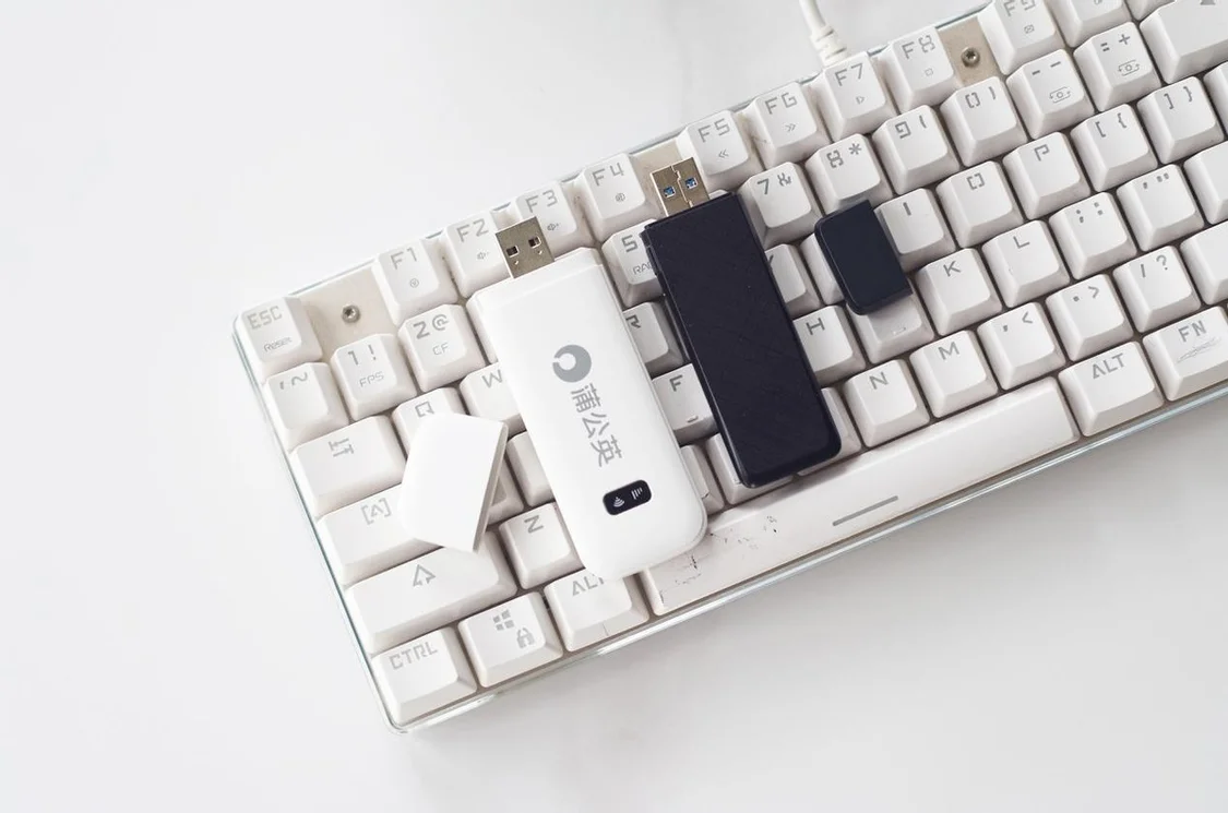 手机卡怒改保号套餐，用随身WiFi每月3000G流量根本用不完-随身wifi套餐卡能放手机里用么吗