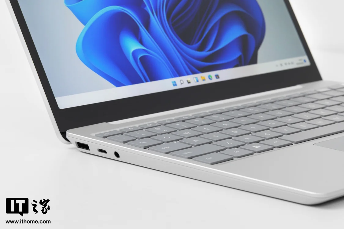 【IT之家开箱】微软SurfaceLaptopGo2亮铂金图赏