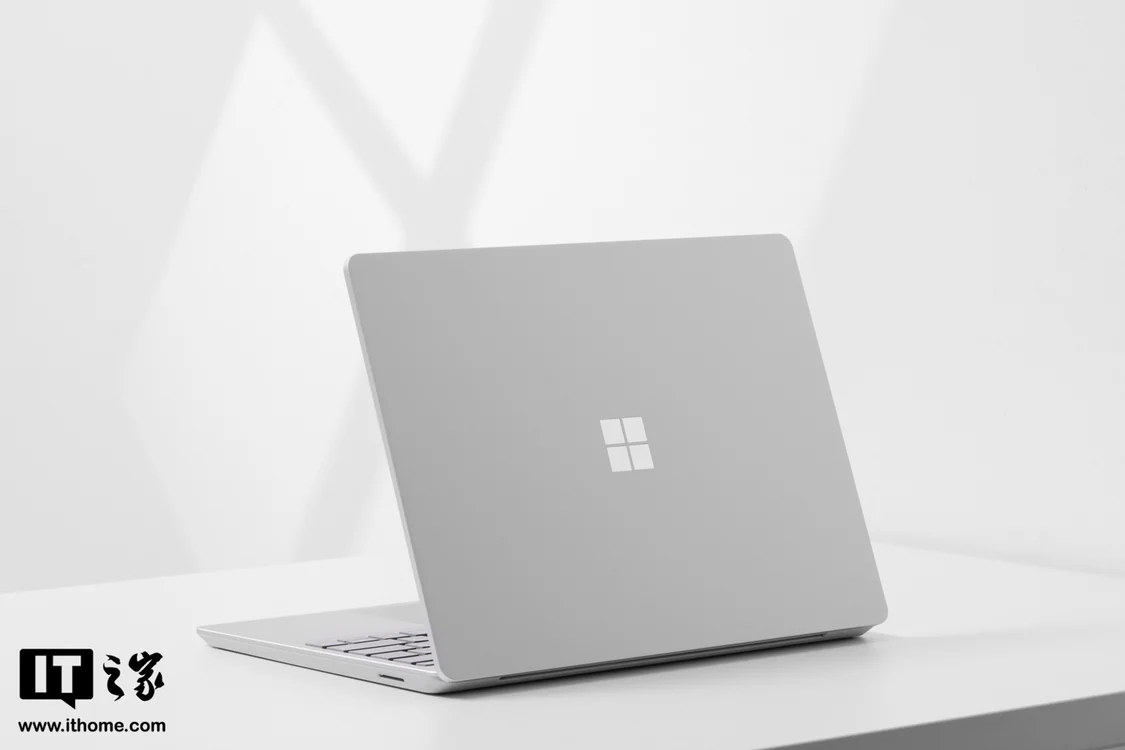 【IT之家开箱】微软SurfaceLaptopGo2亮铂金图赏