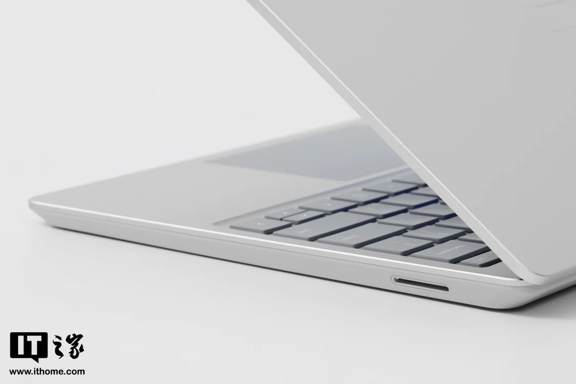 【IT之家开箱】微软SurfaceLaptopGo2亮铂金图赏