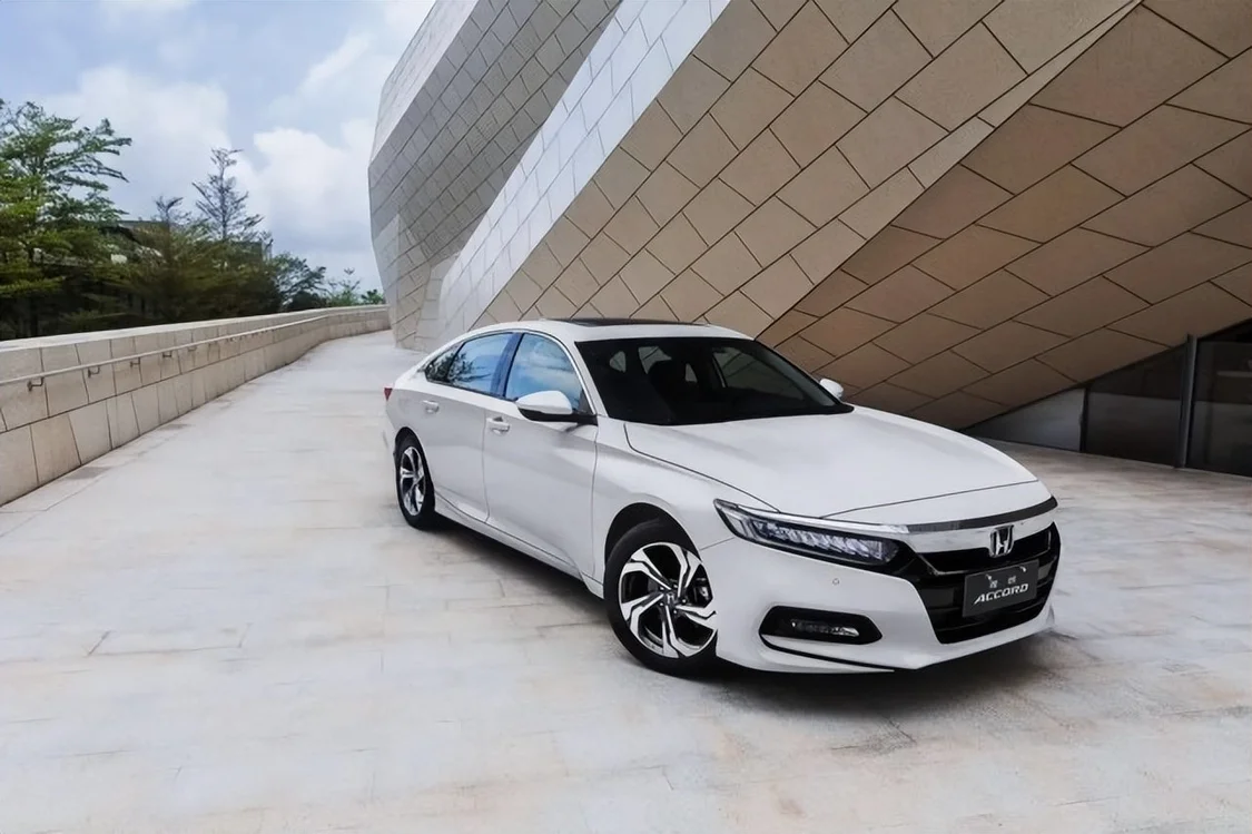 普通人，我不建议买20万以上的车，为什么？-买二十多万的车