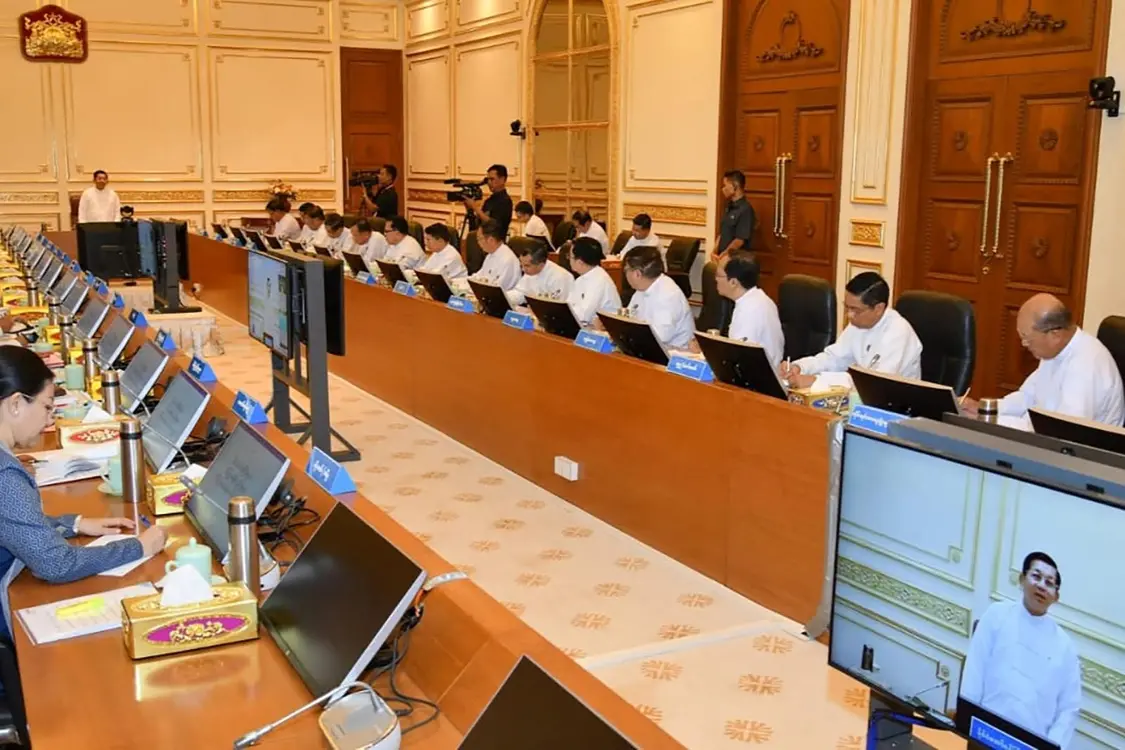 ▲缅甸国家管理委员会主席敏昂莱11月2日发表讲话
