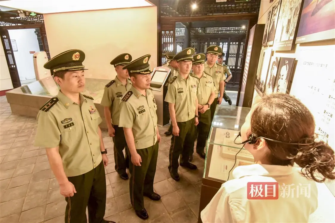 不忘初心，武警黄冈支队走进红安重温入党誓词-武警黄冈支队政委