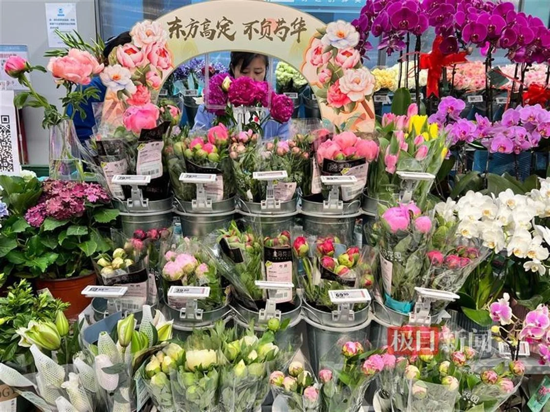 五一假日消费火热，烧烤、小龙虾成为武汉市民假期爆款美食(武汉吃小龙虾的店叫什么)