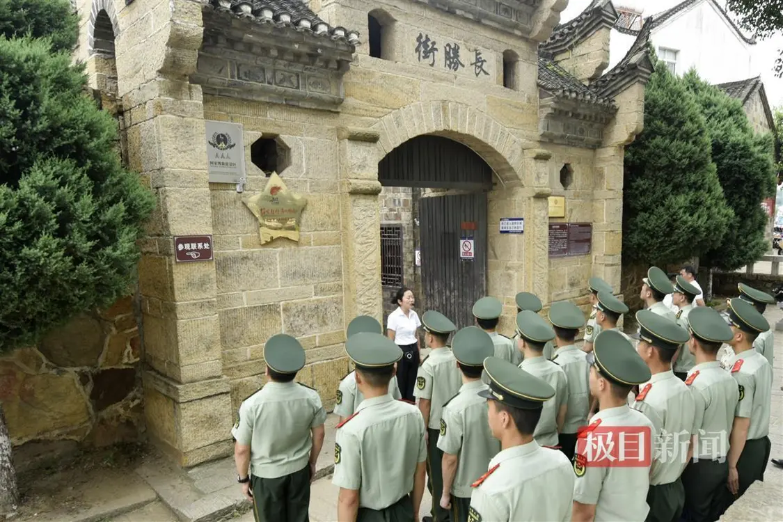 不忘初心，武警黄冈支队走进红安重温入党誓词-武警黄冈支队政委