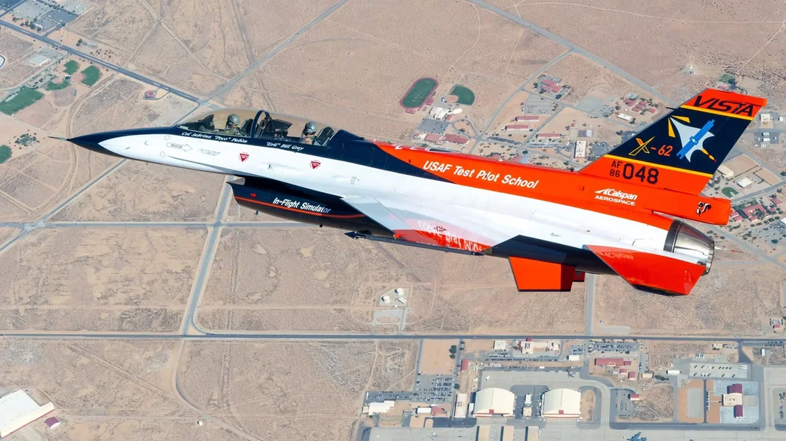 由F-16D战机改装而成的X-62试验机 图源：美国“动力”网站