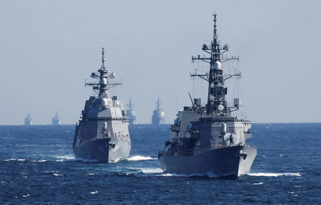 2022年11月6日，日本横须贺附近相模湾，日本海上自卫队（JMSDF）成立70周年阅舰式举行/澎湃影像