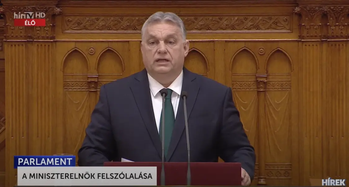 欧尔班在国民议会讲话。图源：匈牙利电视台视频截图