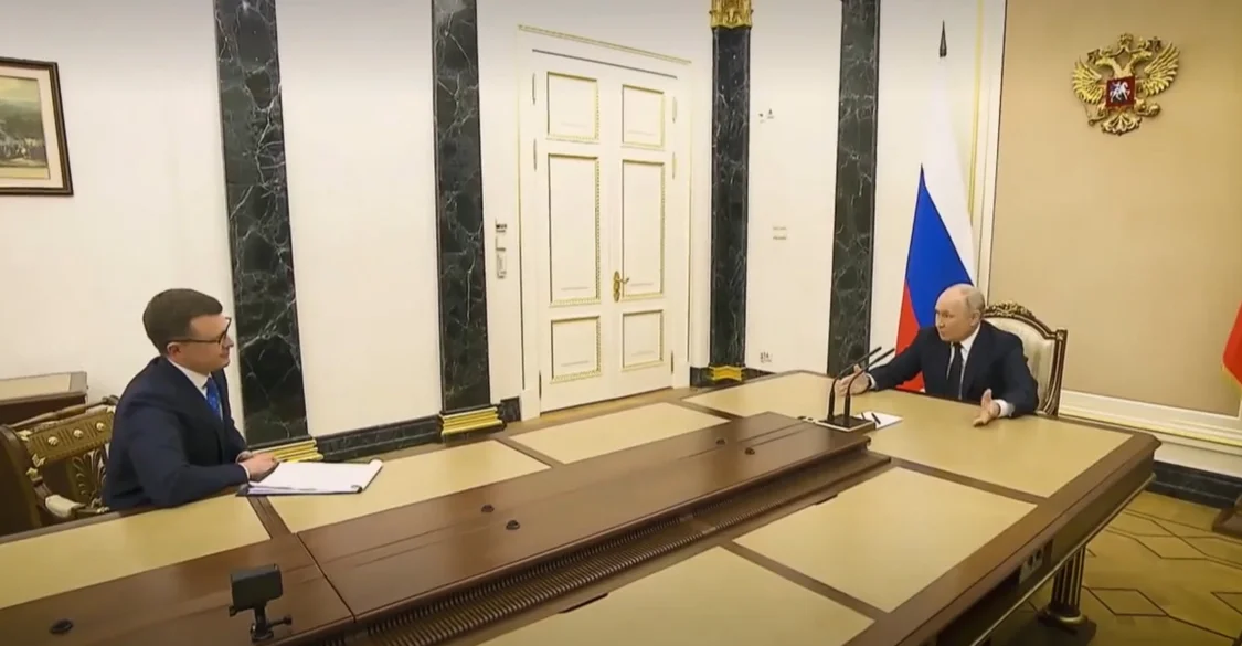 《莫斯科·克里姆林宫·普京》节目普京受访 视频截图
