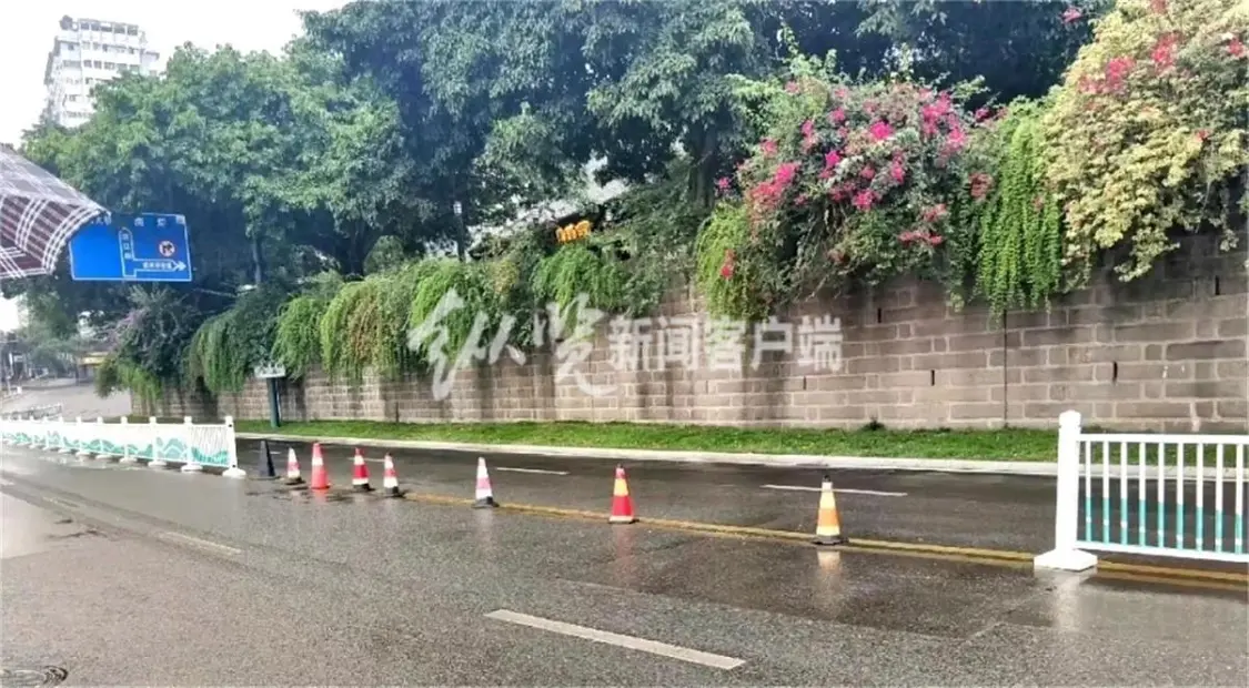 被撞到的护栏