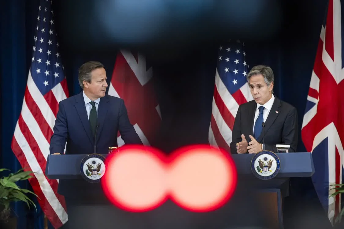 当地时间2023年12月7日，美国华盛顿，英国外交大臣卡梅伦访问美国，与美国国务卿布林肯会晤。IC photo 图