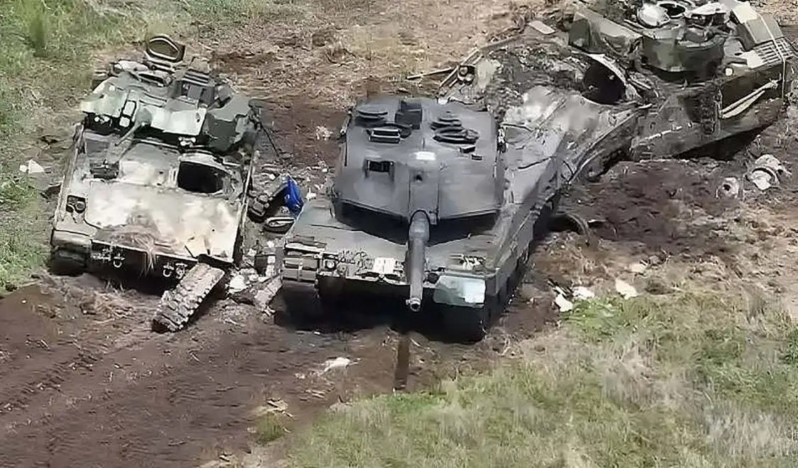 被击毁的“豹-2A6”主战坦克与“布雷德利”步兵战车 资料图 图源：外媒