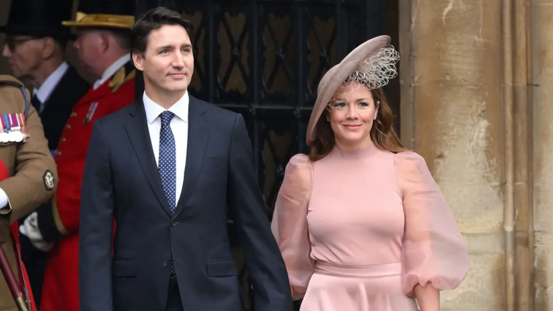 贾斯廷·特鲁多和索菲·格雷瓜尔·特鲁多于2023年5月在伦敦出席英国国王加冕典礼。图源 美国有线电视新闻网