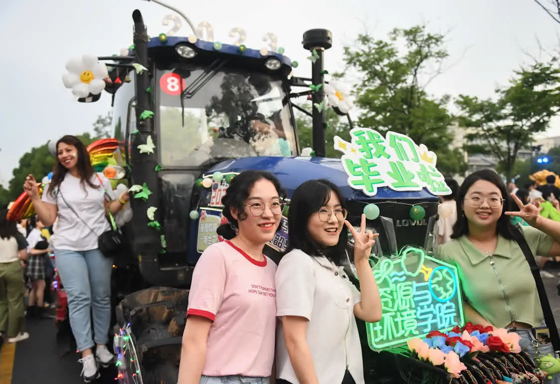 农机巡游：华中农业大学的毕业季-华中农业大学农业机械化研究生