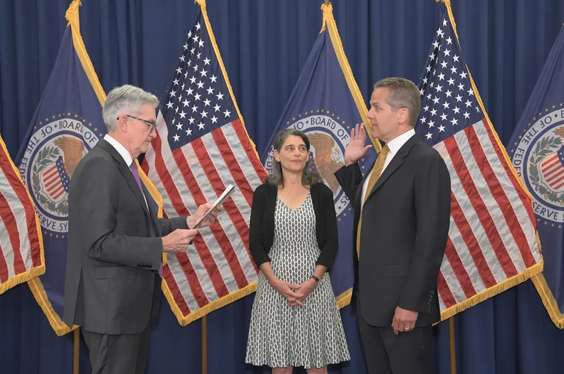 免职美联储监管副主席？特朗普团队正考虑一项“夺权大计”_凤凰网